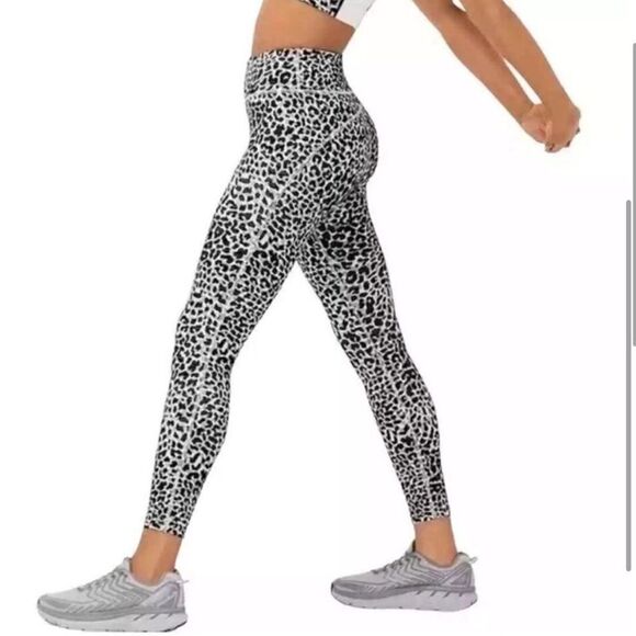 Outdoor Voices Snow Leopard Flex 7/8 Legging - Picture 9 of 9